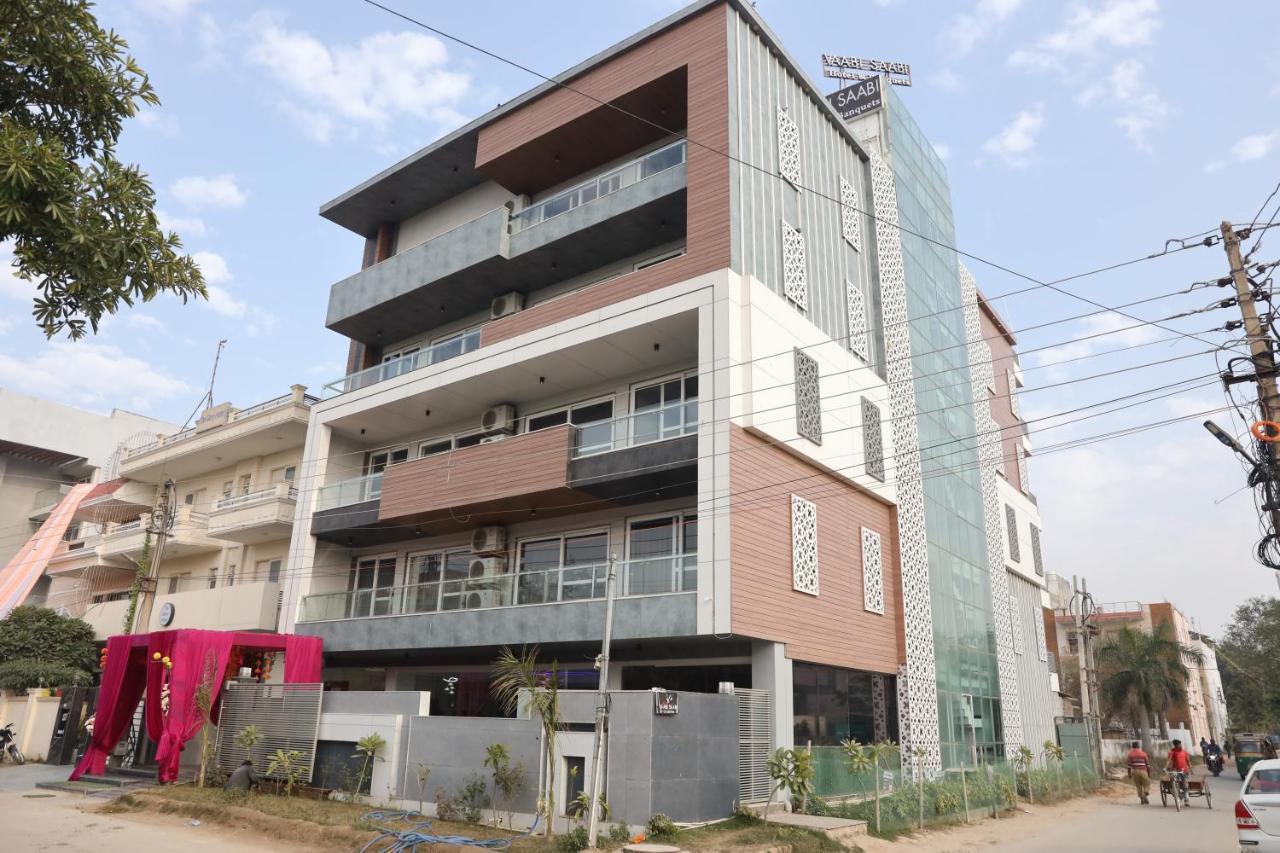 Vaabi Saabi Hotel Gurgaon Exterior foto